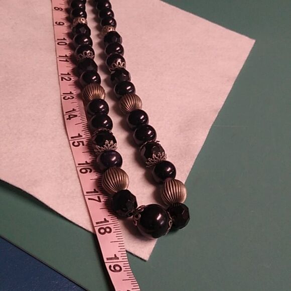 Elegant Black and Silver Graduated Beaded Necklace Grandmacore Cottagecore - Picture 4 of 7